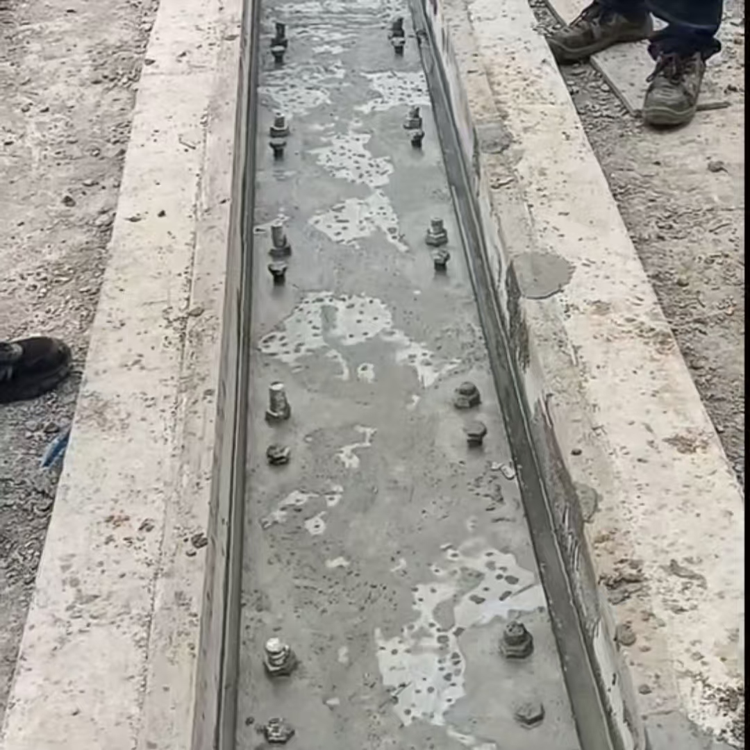 涧西港口码头起重机龙门吊重型机械设备稳固用早强快凝轨道胶泥